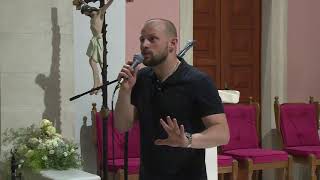 Od svjetovnog sjaja do Kristovog zagrljaja: Svjedočanstvo Alana Hržice